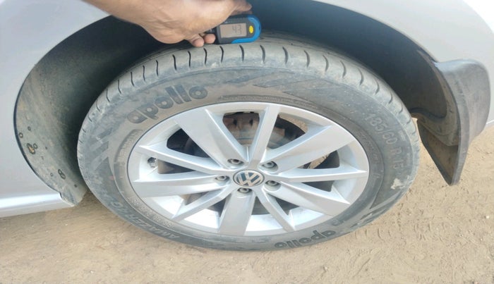 2014 Volkswagen Polo HIGHLINE1.2L, Petrol, Manual, 40,569 km, tyre