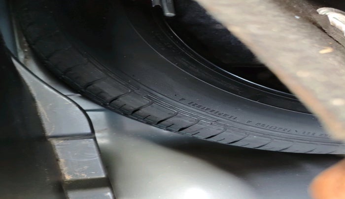 2022 Hyundai VENUE SX 1.2 PETROL, Petrol, Manual, 8,50,000 km, tyre