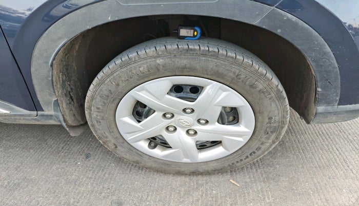 2022 Hyundai VENUE SX 1.2 PETROL, Petrol, Manual, 8,50,000 km, tyre