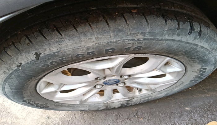 2013 Ford Ecosport TITANIUM 1.0L ECOBOOST, Petrol, Manual, 85,172 km, tyre