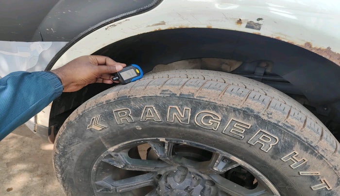 2017 Mahindra XUV500 W10, Diesel, Manual, 1,28,917 km, tyre