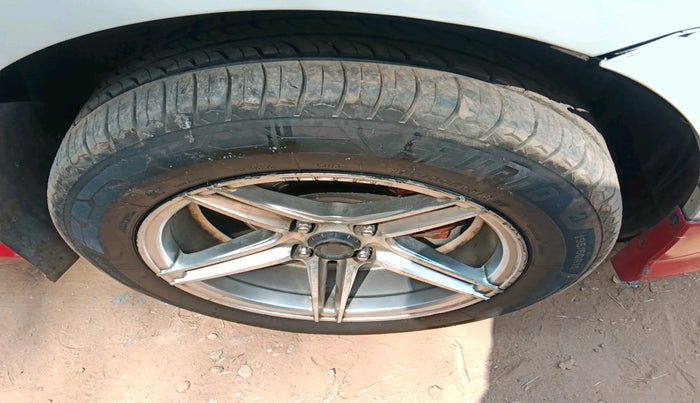 2015 Maruti Swift VDI, Diesel, Manual, 1,39,694 km, tyre