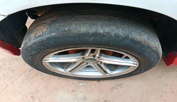 2015 Maruti Swift VDI, Diesel, Manual, 1,39,694 km, tyre