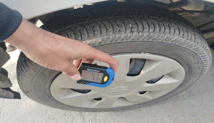 2015 Maruti Alto K10 VXI, Petrol, Manual, 26,102 km, tyre