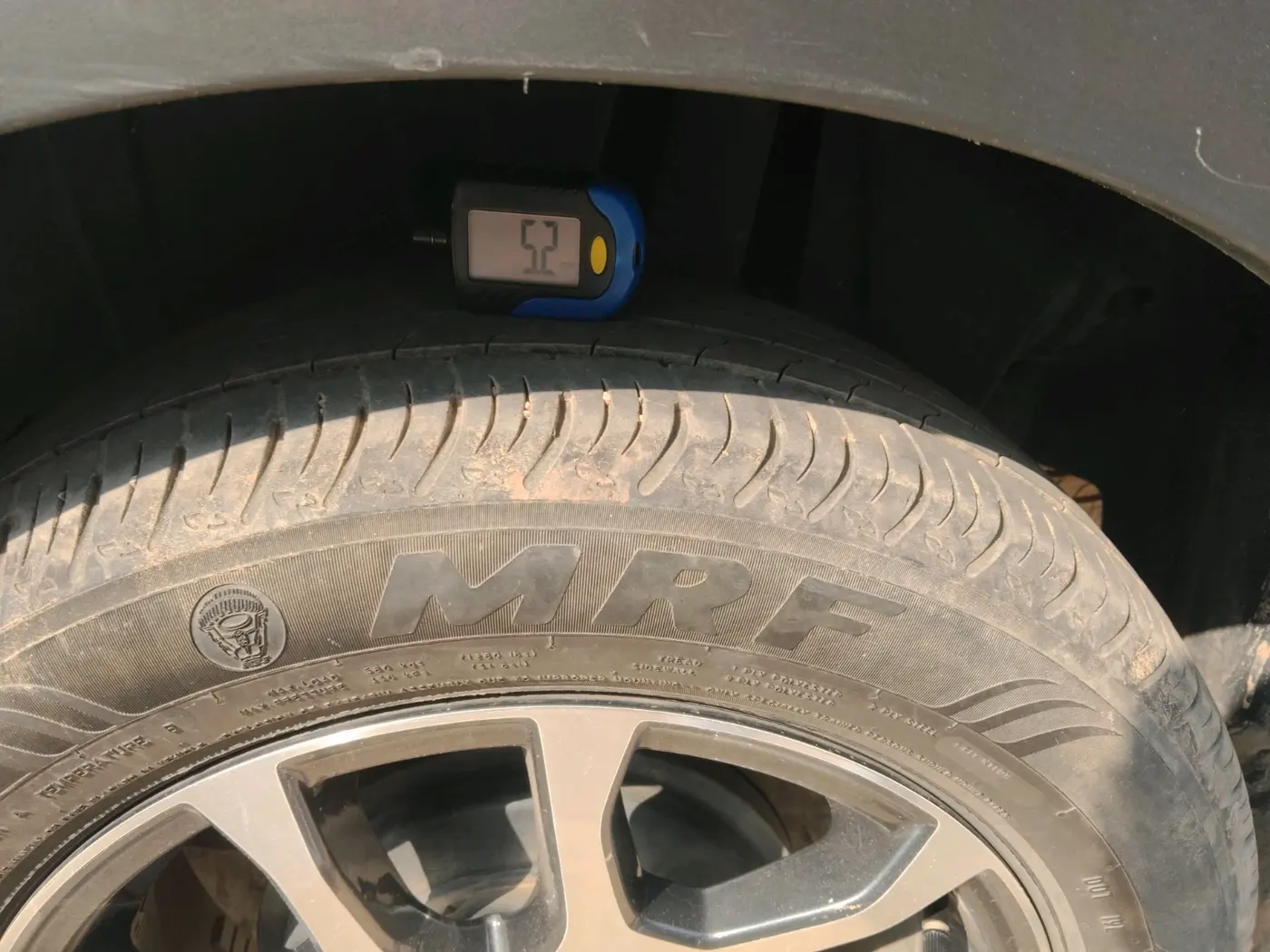 2025 Maruti XL6 ZETA CNG, CNG, Manual, 25,585 km, tyre