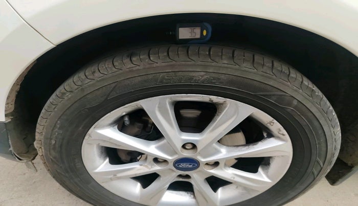 2020 Ford Ecosport TITANIUM 1.5L DIESEL, Diesel, Manual, 1,83,288 km, tyre