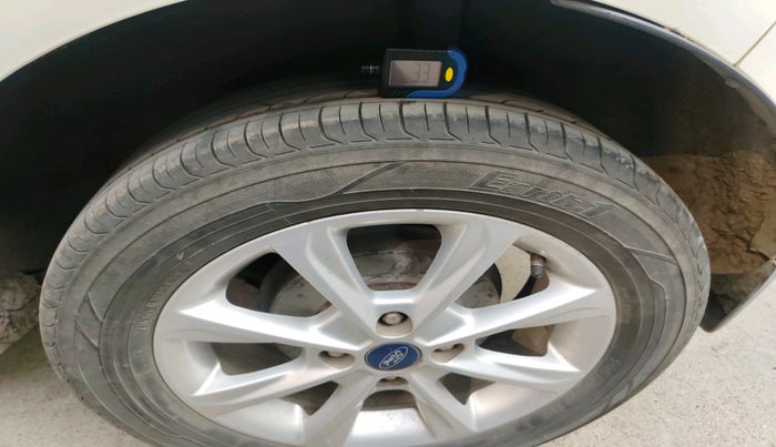 2020 Ford Ecosport TITANIUM 1.5L DIESEL, Diesel, Manual, 1,83,288 km, tyre