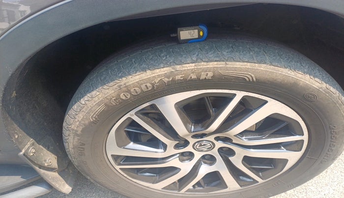 2023 MG GLOSTER SAVVY 7 STR 2.0 TWIN TURBO 4WD, Diesel, Automatic, 26,686 km, tyre