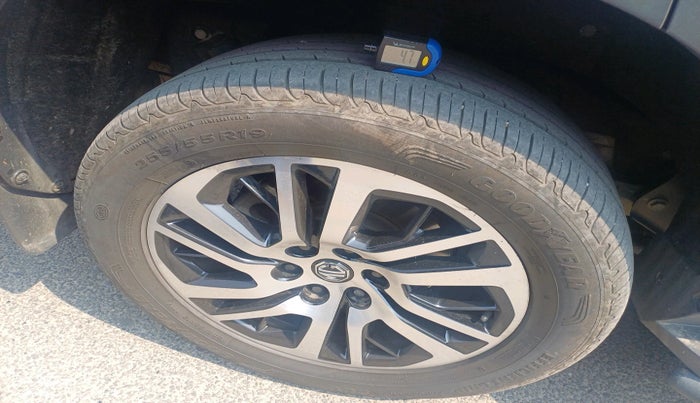 2023 MG GLOSTER SAVVY 7 STR 2.0 TWIN TURBO 4WD, Diesel, Automatic, 26,686 km, tyre