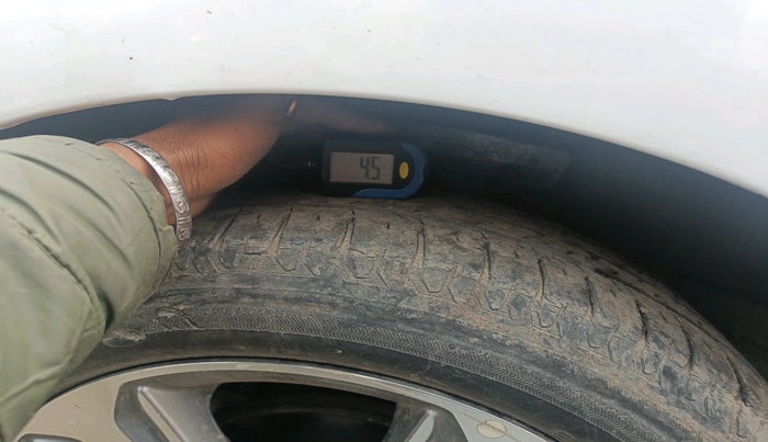 2018 Hyundai Verna 1.6 VTVT SX, Petrol, Manual, 52,110 km, tyre