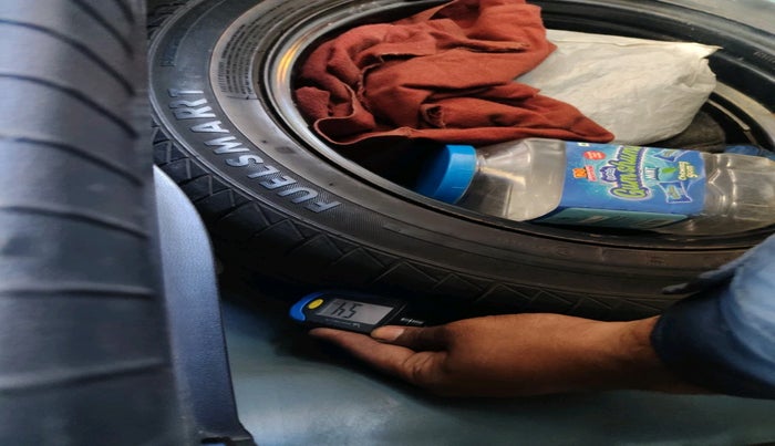 2016 Hyundai Elite i20 ASTA 1.4 CRDI (O), Diesel, Manual, 1,30,686 km, tyre