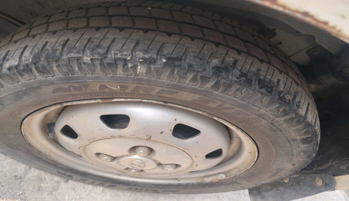 2011 Hyundai Santro Xing GL, Petrol, Manual, 62,169 km, tyre