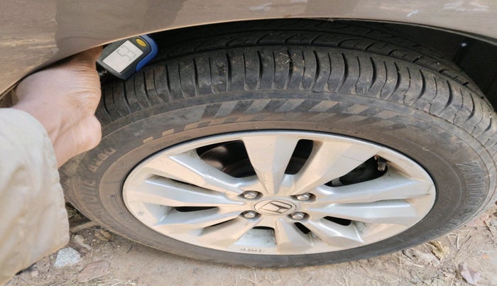 2013 Honda City 1.5L I-VTEC V MT, Petrol, Manual, 1,00,988 km, tyre