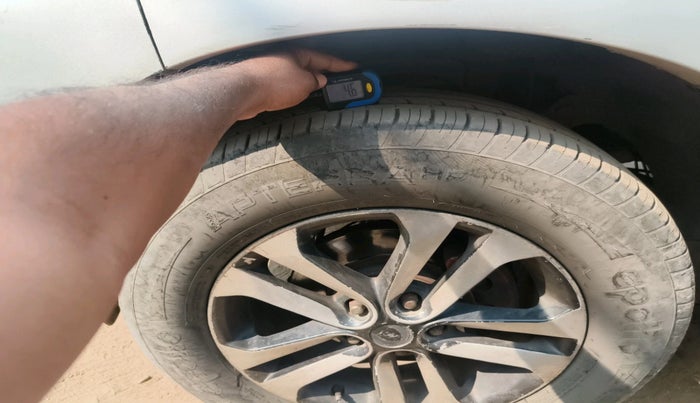 2017 Mahindra Scorpio S4 PLUS 1.99 INTELLI-HYBRID, Diesel, Manual, 75,285 km, tyre