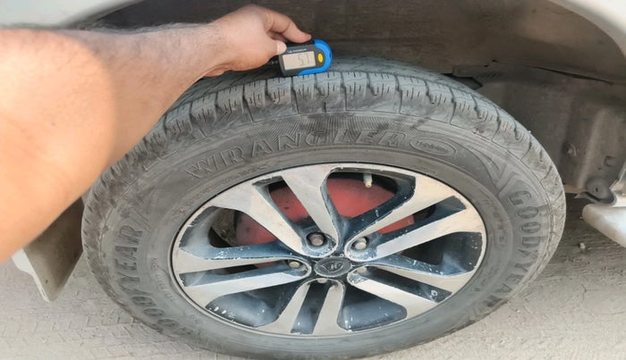 2017 Mahindra Scorpio S4 PLUS 1.99 INTELLI-HYBRID, Diesel, Manual, 75,285 km, tyre