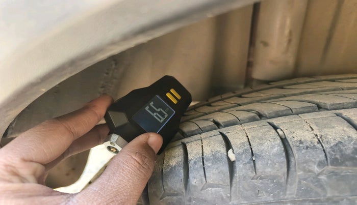 2019 Ford FREESTYLE TITANIUM 1.2 PETROL, Petrol, Manual, 1,13,486 km, tyre