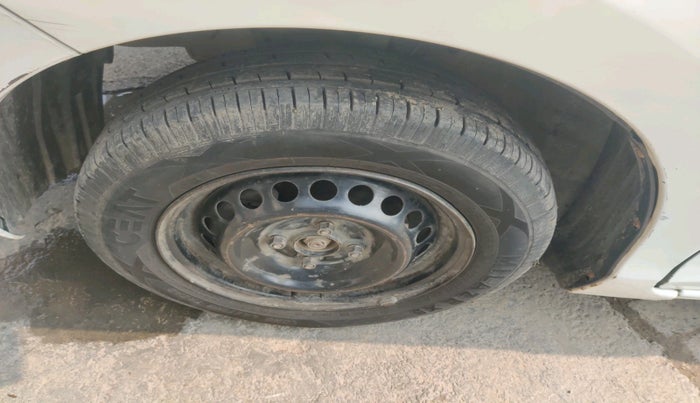 2018 Honda Amaze 1.2L I-VTEC S, Petrol, Manual, 1,37,739 km, tyre