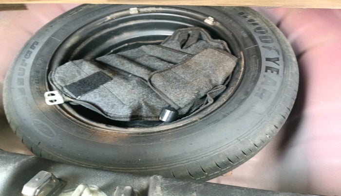 2021 KIA SONET HTK PLUS 1.2, Petrol, Manual, 67,872 km, tyre