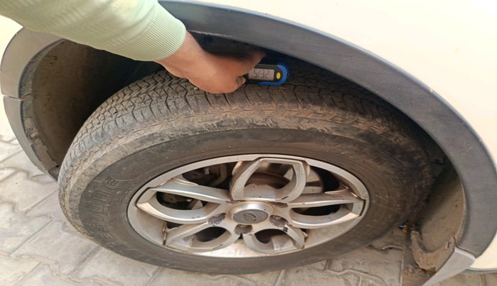 2016 Mahindra XUV500 W6, Diesel, Manual, 54,188 km, tyre