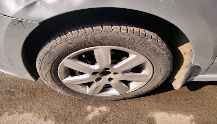 2012 Volkswagen Vento HIGHLINE DIESEL 1.6, Diesel, Manual, 1,45,702 km, tyre