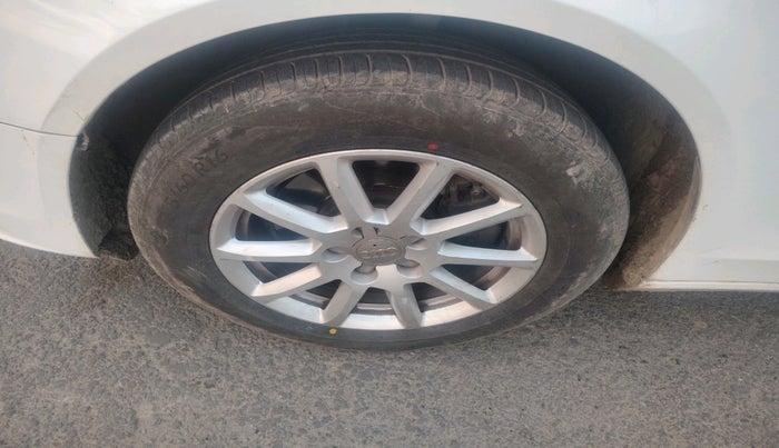 2015 Audi A4 35 TDI PREMIUM, Diesel, Automatic, 45,664 km, tyre