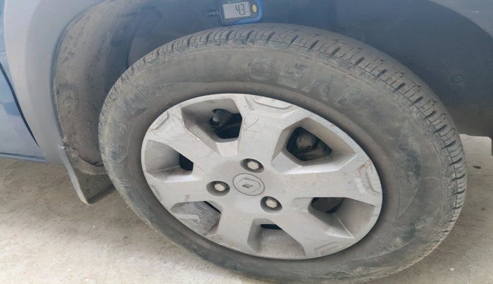 2017 Renault Kwid CLIMBER 1.0 AMT, Petrol, Automatic, 12,337 km, tyre