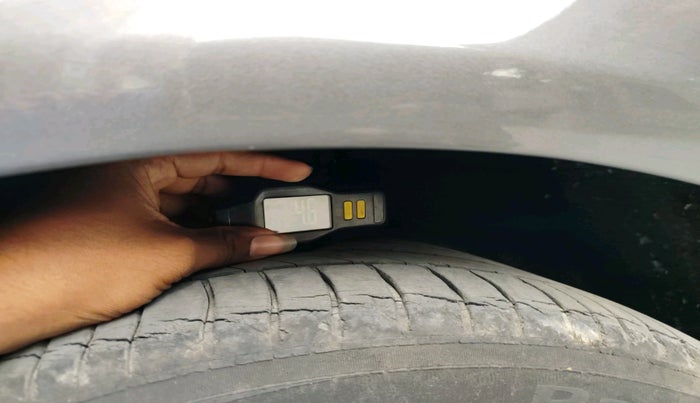 2011 BMW 5 Series 520D 2.0, Diesel, Automatic, 91,410 km, tyre