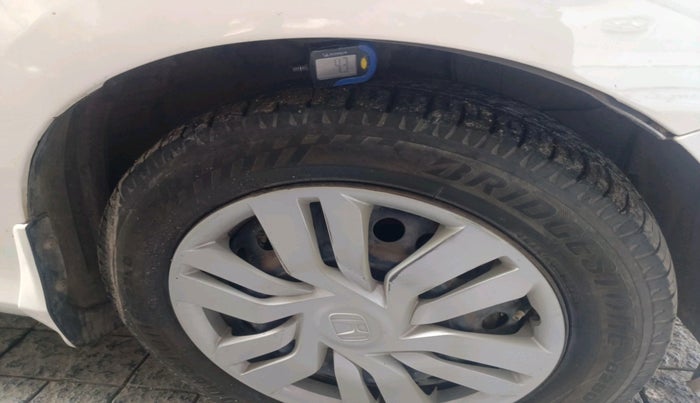 2014 Honda City 1.5L I-VTEC SV, Petrol, Manual, 1,87,239 km, tyre