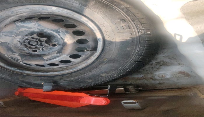 2015 Hyundai Grand i10 SPORTZ 1.1 CRDI, Diesel, Manual, 1,26,047 km, tyre