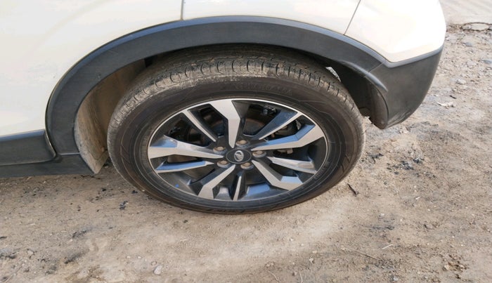 2020 Mahindra XUV300 W8 (O) 1.5 DIESEL, Diesel, Manual, 76,593 km, tyre