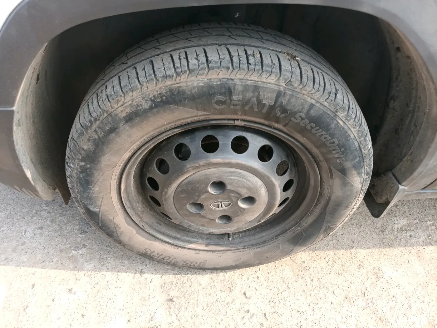 2021 Tata PUNCH PURE MT, Petrol, Manual, 31,978 km, tyre