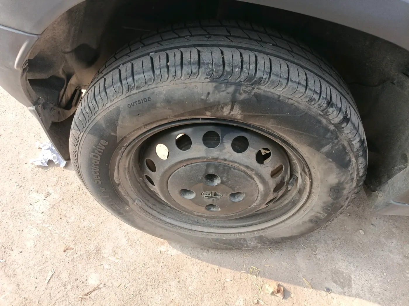 2021 Tata PUNCH PURE MT, Petrol, Manual, 31,978 km, tyre