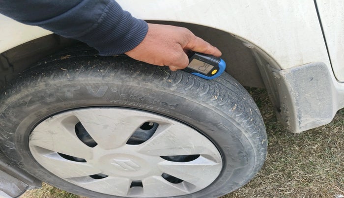 2016 Maruti Celerio ZXI AMT, Petrol, Automatic, 2,27,055 km, tyre