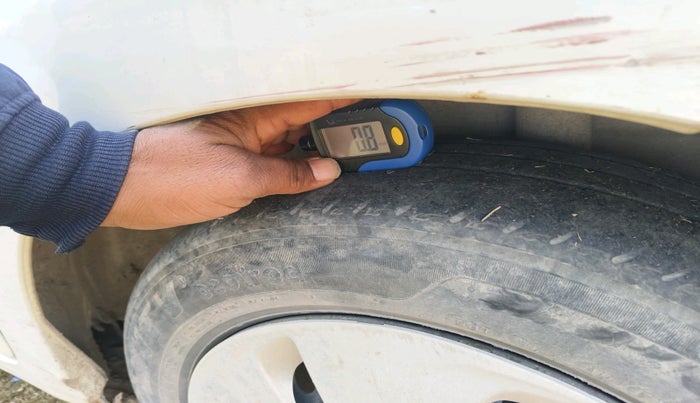 2016 Maruti Celerio ZXI AMT, Petrol, Automatic, 2,27,055 km, tyre