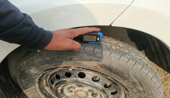 2016 Maruti Celerio ZXI AMT, Petrol, Automatic, 2,27,055 km, tyre