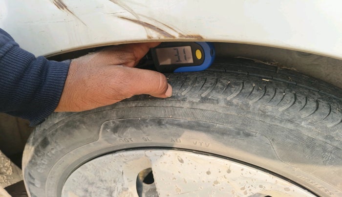 2016 Maruti Celerio ZXI AMT, Petrol, Automatic, 2,27,055 km, tyre