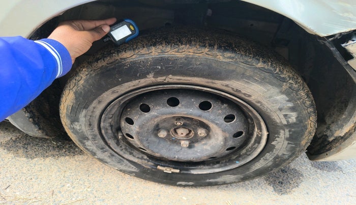 2015 Maruti Swift VXI, Petrol, Manual, 98,426 km, tyre