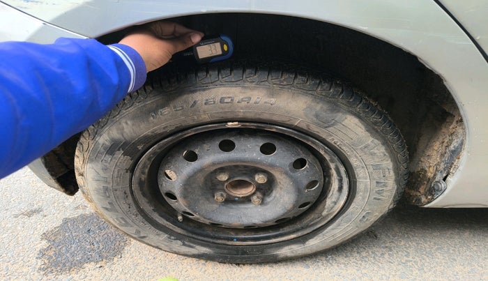 2015 Maruti Swift VXI, Petrol, Manual, 98,426 km, tyre