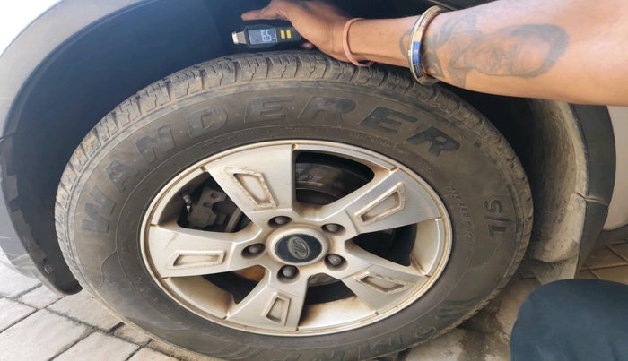 2012 Mahindra XUV500 W8, Diesel, Manual, 88,171 km, tyre