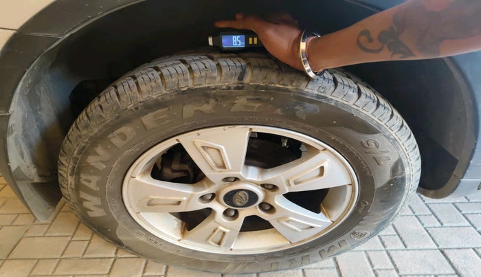 2012 Mahindra XUV500 W8, Diesel, Manual, 88,171 km, tyre