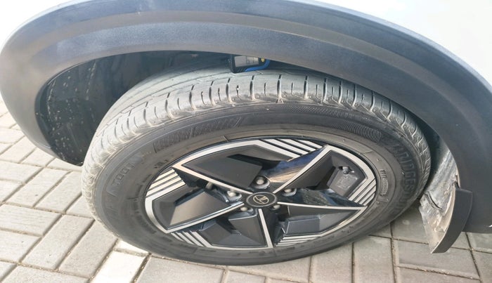 2023 Tata NEXON CREATIVE PLUS S 1.2 REVOTRON 7 DCA, Petrol, Automatic, 19,557 km, tyre