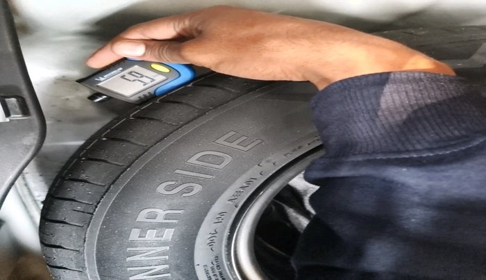 2022 Hyundai VENUE S+ 1.2, Petrol, Manual, 32,000 km, tyre