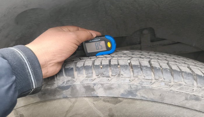 2016 Mahindra XUV500 W6 1.99, Diesel, Manual, 74,499 km, tyre