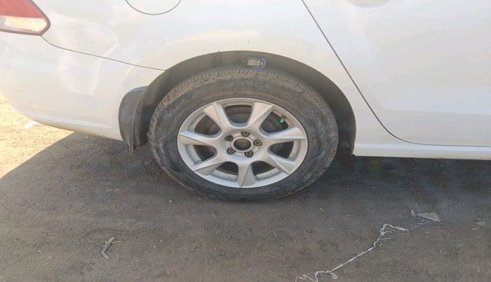 2014 Volkswagen Vento COMFORTLINE DIESEL 1.6, Diesel, Manual, 2,08,290 km, tyre