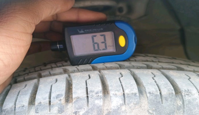 2015 Hyundai Grand i10 SPORTZ 1.2 KAPPA VTVT, Petrol, Manual, 47,272 km, tyre