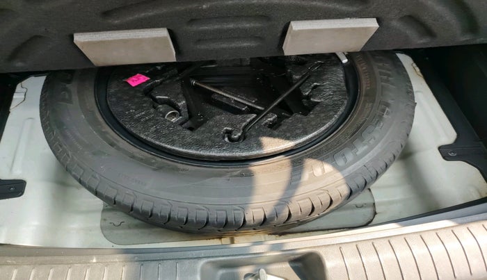 2017 Hyundai Creta SX PLUS  ANNIVERSARY EDITION 1.6 PETROL, Petrol, Manual, 64,097 km, tyre