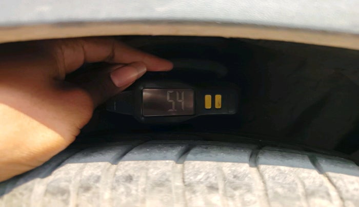 2017 Hyundai Creta SX PLUS  ANNIVERSARY EDITION 1.6 PETROL, Petrol, Manual, 64,097 km, tyre