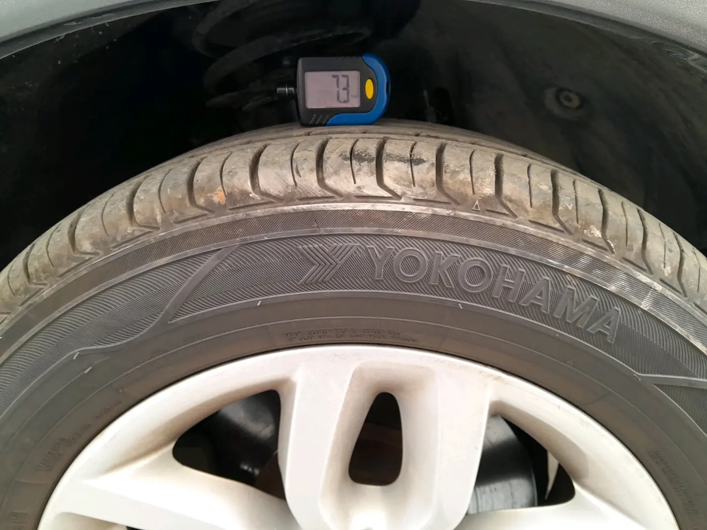 2012 BMW X3 XDRIVE 20D, Diesel, Automatic, 9,98,575 km, tyre