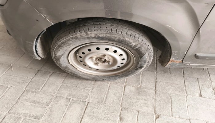 2019 Maruti New Wagon-R LXI CNG 1.0, Petrol, Manual, 1,22,207 km, tyre