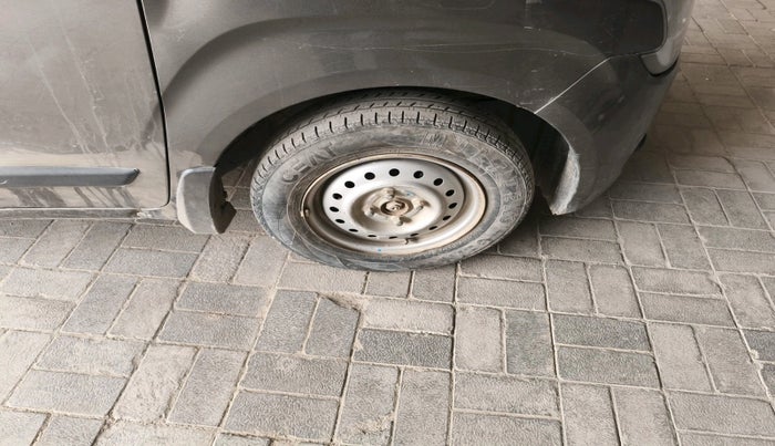 2019 Maruti New Wagon-R LXI CNG 1.0, Petrol, Manual, 1,22,207 km, tyre